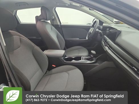 Used 2025 Kia K4 FWD image 30