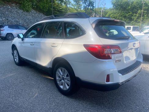 Used 2017 Subaru Outback 2.5i AWD/4WD image 3