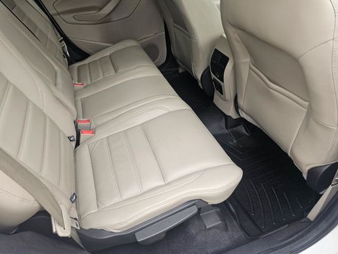 Used 2017 Ford Escape Titanium w/ Equipment Group 301A AWD/4WD image 18