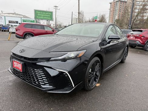 New 2026 Toyota Camry SE Nightshade image 4