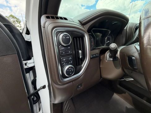 Used 2022 GMC Sierra 3500 Denali w/ Denali Ultimate Package AWD/4WD image 38