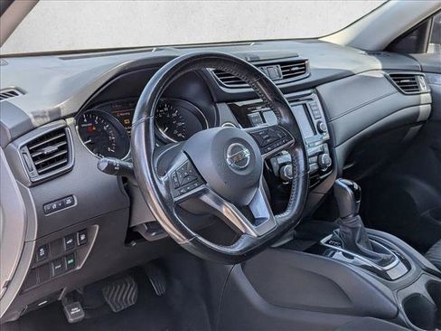 Used 2018 Nissan Rogue SV FWD image 10
