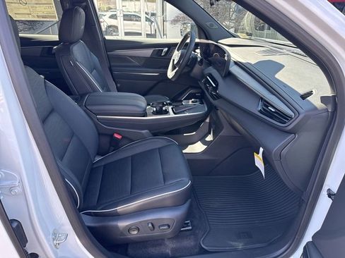 New 2025 Buick Enclave Sport Touring w/ Power Package image 17