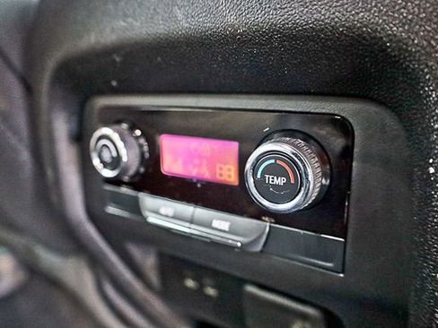 Used 2024 Chevrolet Traverse LT w/ Enhanced Driving Package image 37