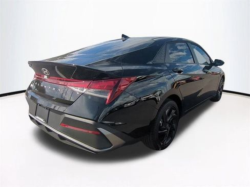 New 2026 Hyundai Elantra Sport image 5