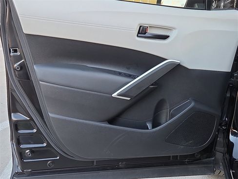 Certified 2022 Toyota Corolla Cross L image 21