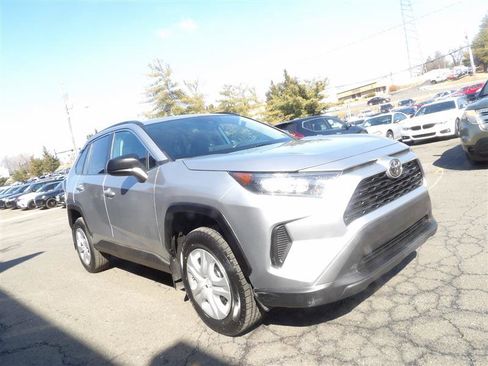 Used 2021 Toyota RAV4 LE w/ Carpet Mat Package (TMS) image 7