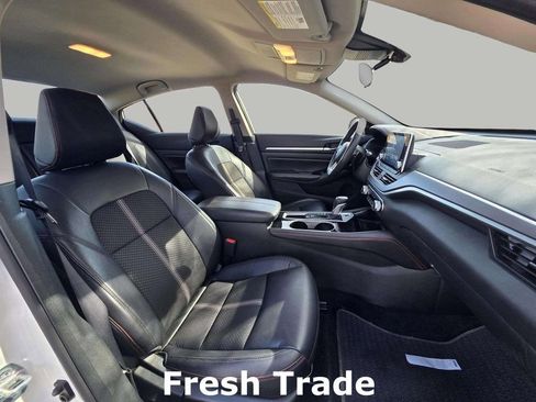 Used 2024 Nissan Altima 2.5 SR image 10