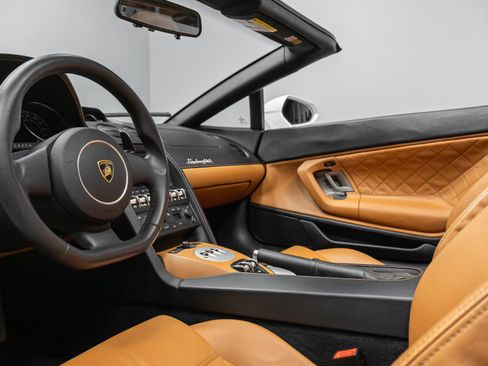 Used 2010 Lamborghini Gallardo LP 560-4 image 9