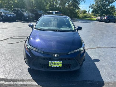 Used 2021 Toyota Corolla LE w/ LE Convenience Package FWD image 2