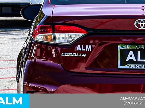 Used 2025 Toyota Corolla LE FWD image 14