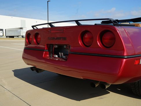Used 1990 Chevrolet Corvette Convertible image 30