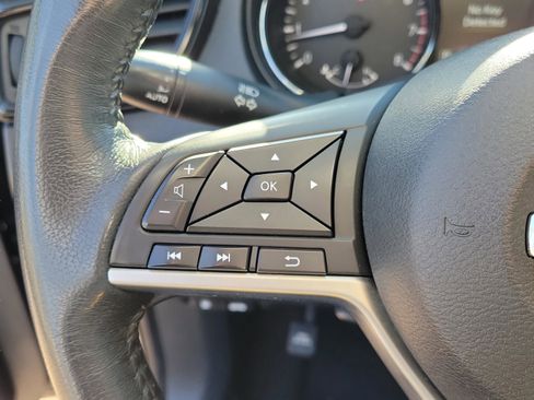 Certified 2017 Nissan Rogue SV image 28