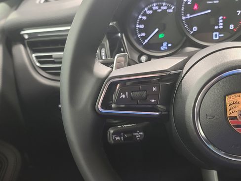 New 2026 Porsche Macan image 17