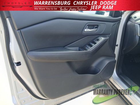 Used 2024 Nissan Rogue SV AWD/4WD image 13
