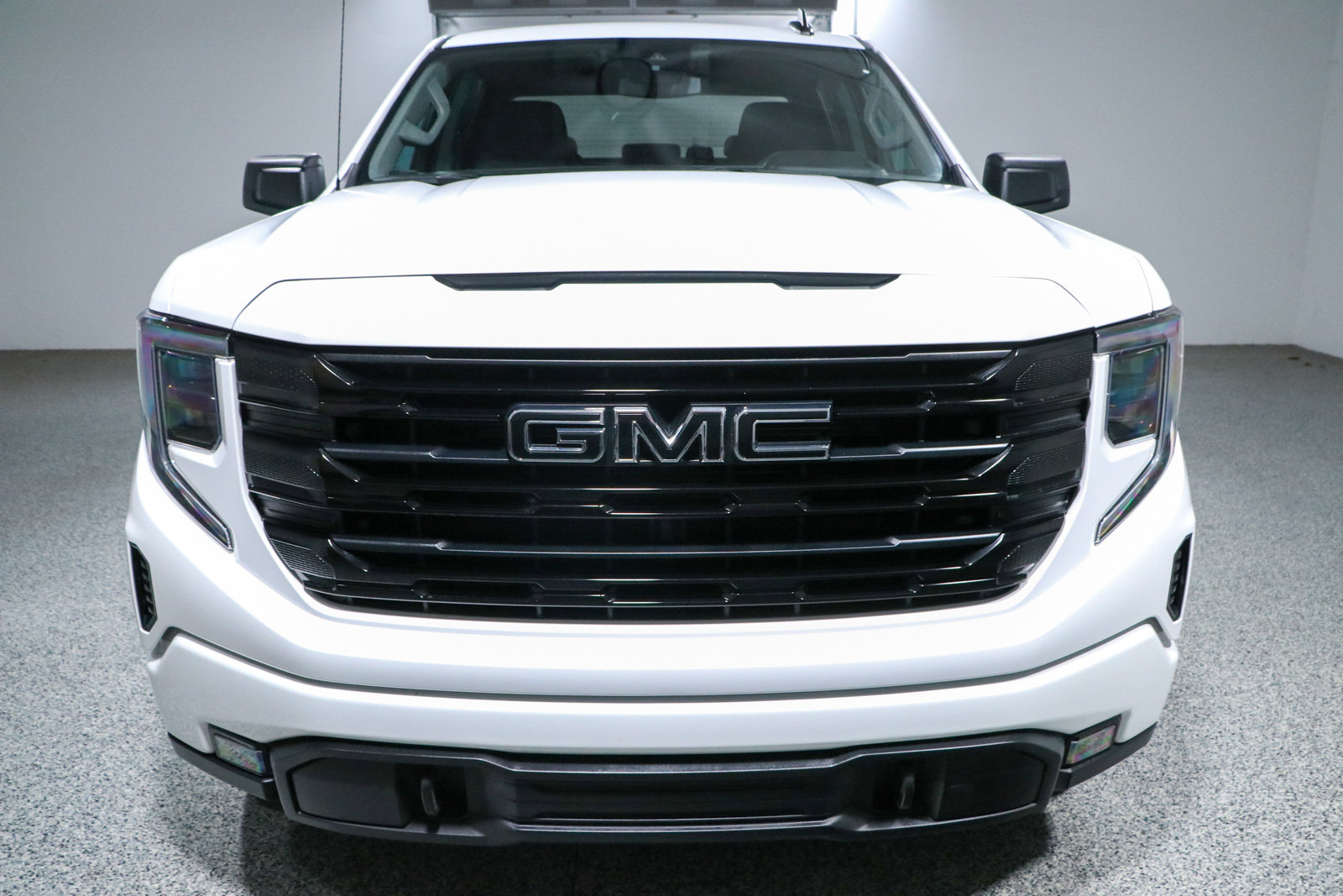 Used 2024 GMC Sierra 1500 Elevation AWD/4WD image 4