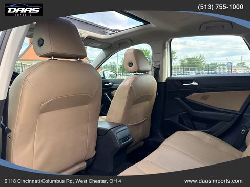 Used 2020 Volkswagen Jetta SE w/ SE Cold Weather Package FWD image 19