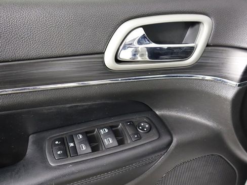 Used 2022 Jeep Grand Cherokee Limited image 22