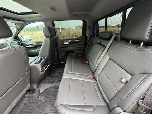 Used 2022 GMC Sierra 1500 Elevation w/ Elevation Premium Package image 29