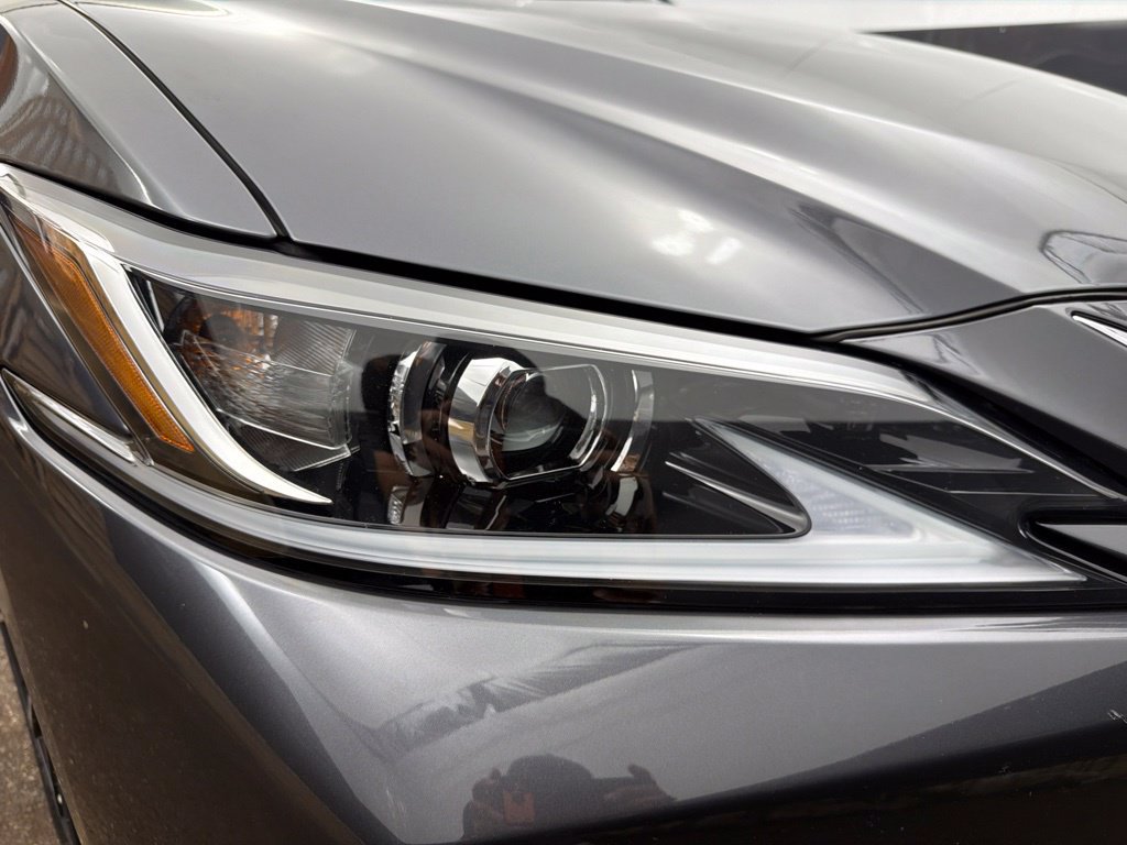 Used 2023 Lexus ES 350 w/ Premium Package FWD image 32