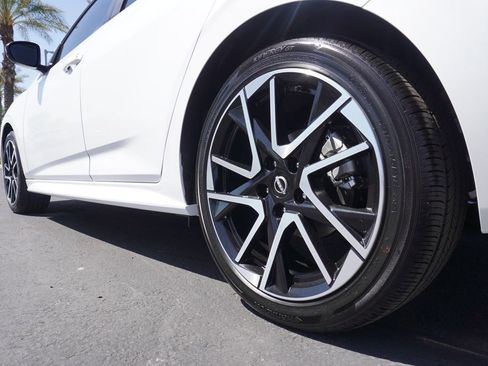 Used 2025 Nissan Sentra SR w/ Trunk Package image 6