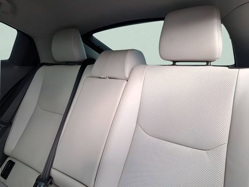 Used 2023 Toyota Prius XLE image 8