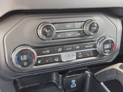 Used 2025 Ford Bronco Badlands AWD/4WD image 27