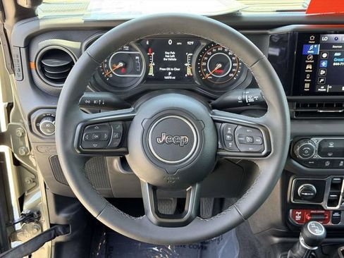 Used 2026 Jeep Gladiator Mojave AWD/4WD image 18