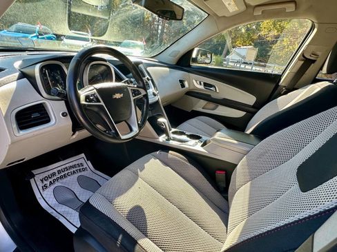 Used 2014 Chevrolet Equinox LT w/ Driver Convenience Package image 9