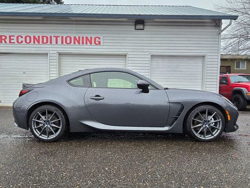 Used 2023 Subaru BRZ Limited w/ Popular Package #2 image 32