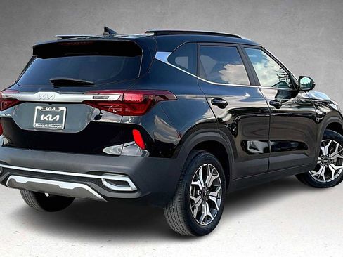 Certified 2022 Kia Seltos EX image 21