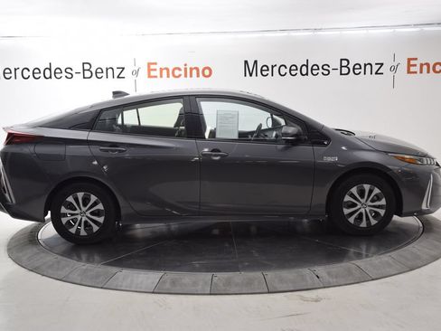 Used 2020 Toyota Prius Prime XLE FWD image 6