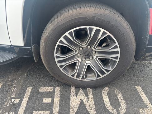 Used 2024 Jeep Wagoneer L Series II w/ Flexible Seating Group image 10