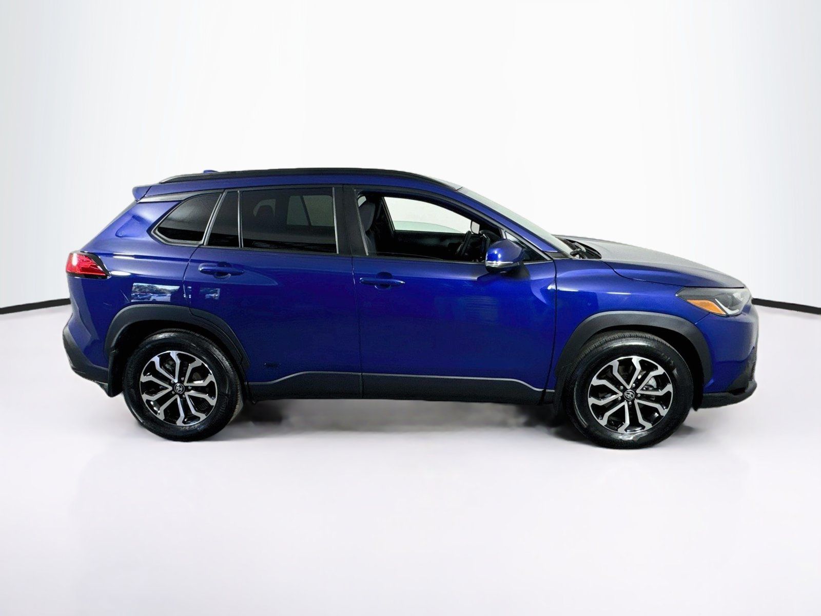 Used 2024 Toyota Corolla Cross AWD Hybrid image 8