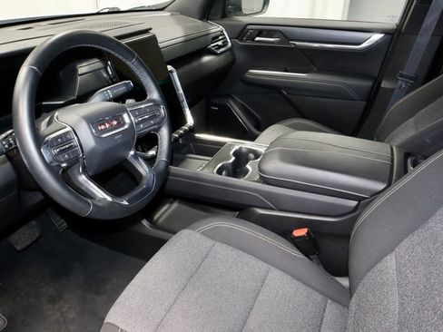 Used 2025 GMC Acadia Elevation AWD/4WD image 24