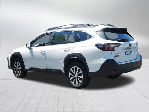 Used 2025 Subaru Outback Premium AWD/4WD image 5