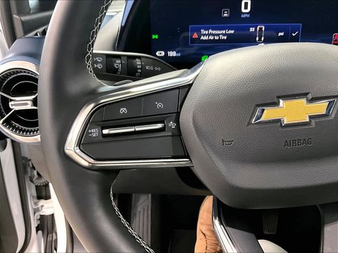 Used 2025 Chevrolet Equinox EV LT w/ Convenience Package image 22