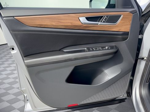 Certified 2026 Volkswagen Atlas SE FWD image 14