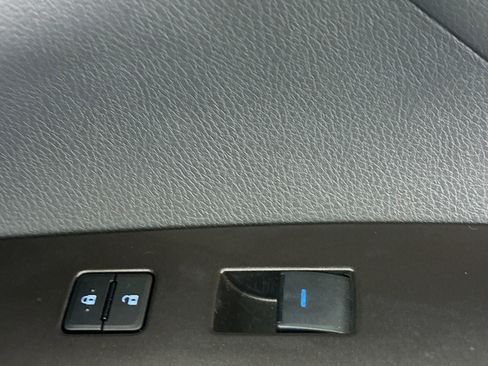 Used 2022 Toyota Camry SE image 29