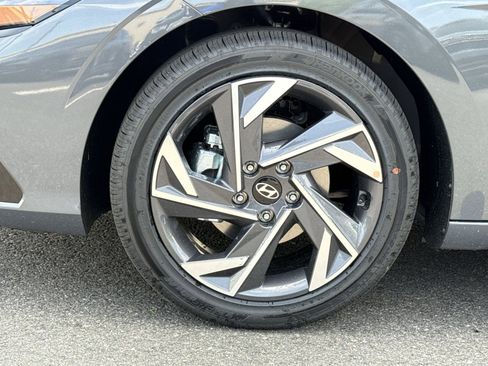 New 2026 Hyundai Elantra Limited FWD image 12