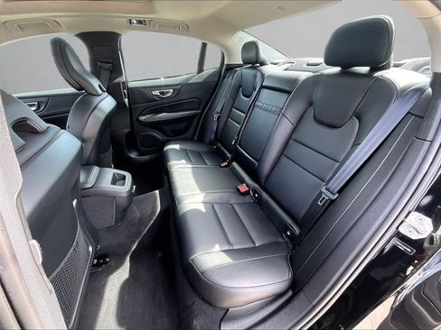 Used 2020 Volvo S60 T5 Momentum FWD image 28