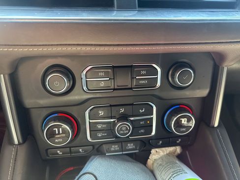 Used 2024 Chevrolet Tahoe Z71 w/ Z71 Off-Road Package image 11