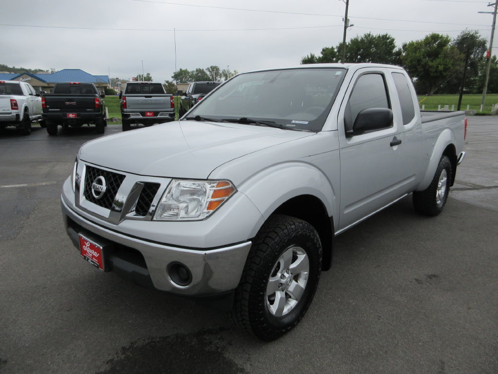 Used 2011 Nissan Frontier SV AWD/4WD image 9
