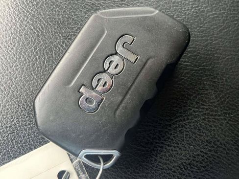 Used 2022 Jeep Wrangler Unlimited Sport AWD/4WD image 4