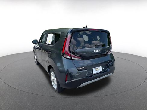 Used 2025 Kia Soul LX w/ LX Technology Package FWD image 11