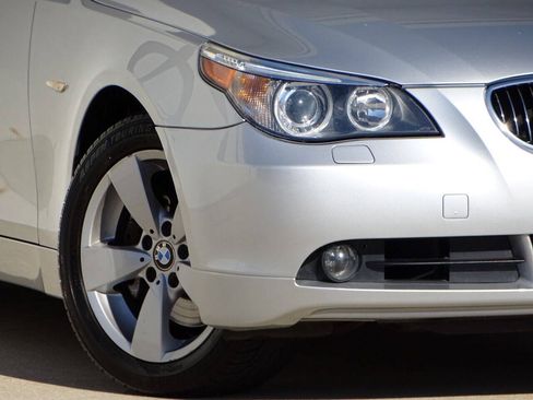 Used 2007 BMW 530xi Wagon AWD/4WD image 26