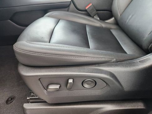 Used 2024 Chevrolet Tahoe Z71 w/ Luxury Package image 20