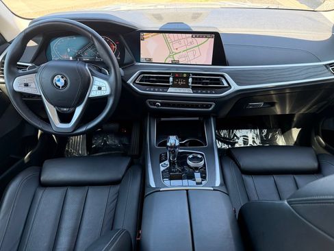 Used 2022 BMW X7 xDrive40i w/ Premium Package AWD/4WD image 2