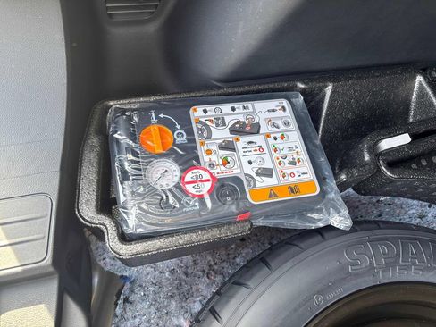 Used 2025 Ford Escape ST-Line w/ Cold Weather Package image 45