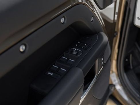 New 2026 Land Rover Defender 110 X-Dynamic SE AWD/4WD image 52